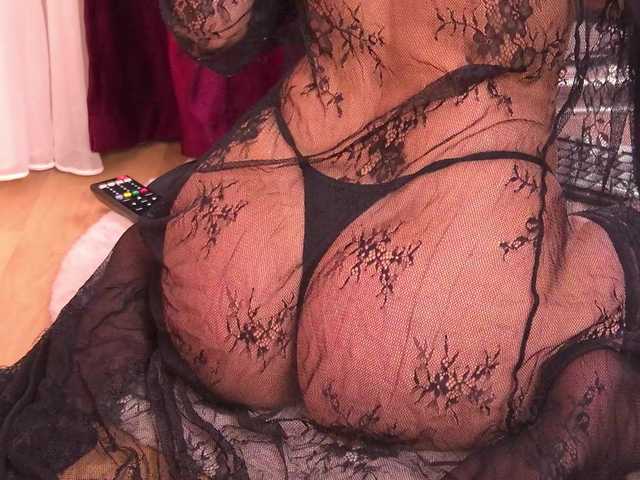 AnyaLobb live cam on BongaCams