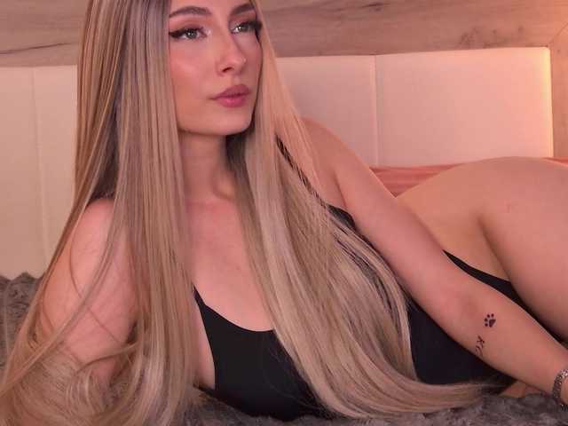 AnyaLobb live cam on BongaCams