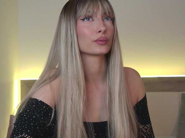 AnyaLobb live cam on BongaCams