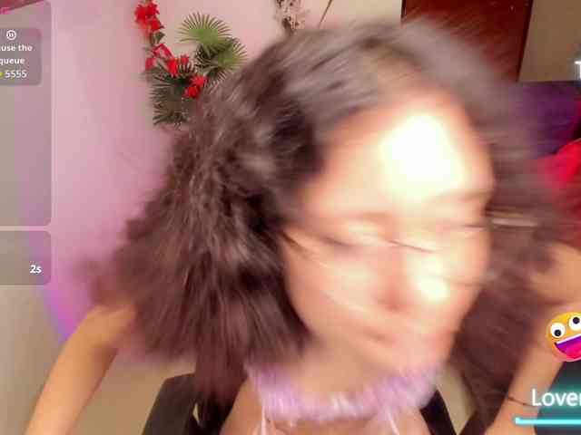 Alexa-Daddario webcam