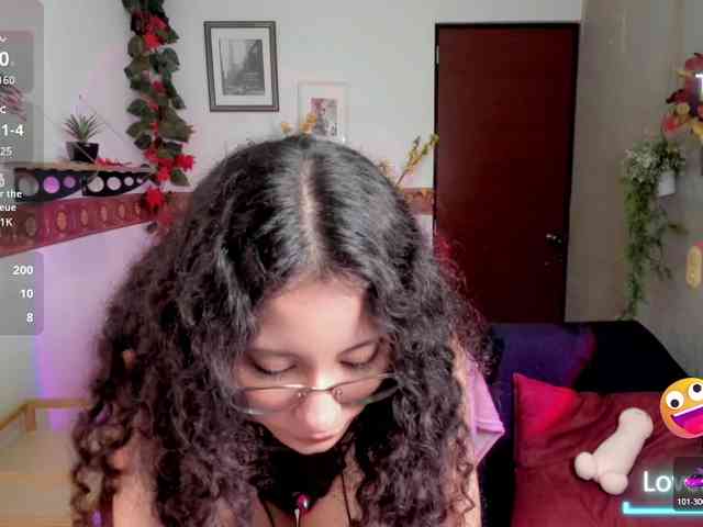 Alexa-Daddario webcam