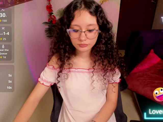 Alexa-Daddario webcam