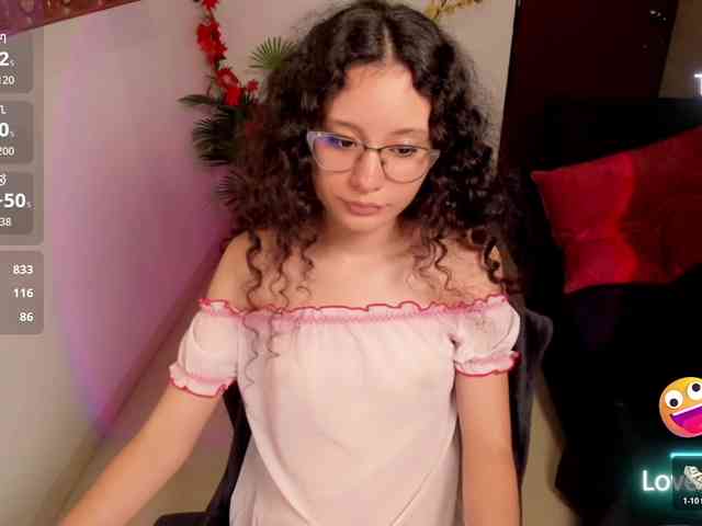 Alexa-Daddario webcam