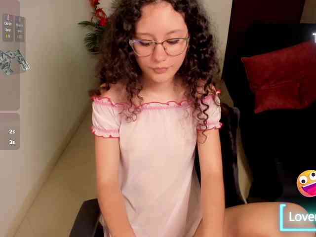 Alexa-Daddario webcam