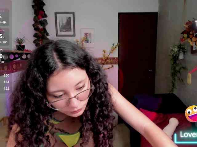 Alexa-Daddario webcam