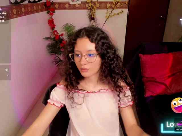 Alexa-Daddario webcam