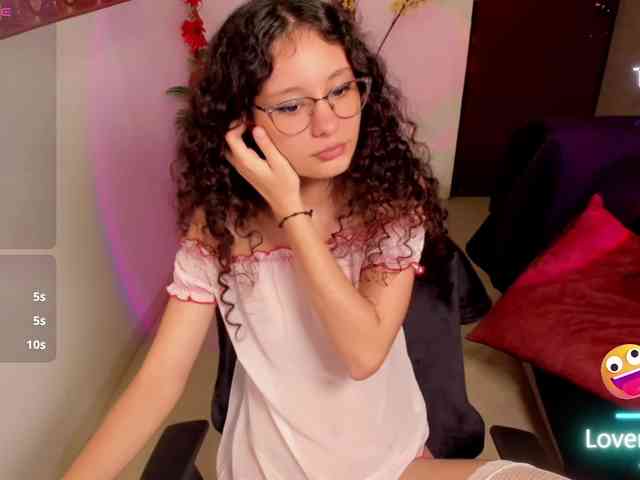 Alexa-Daddario webcam