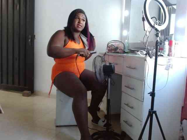 daiishawolf Live Webcam on BongaCams