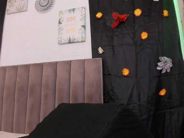 CloeeSaenz's BongaCams show and profile