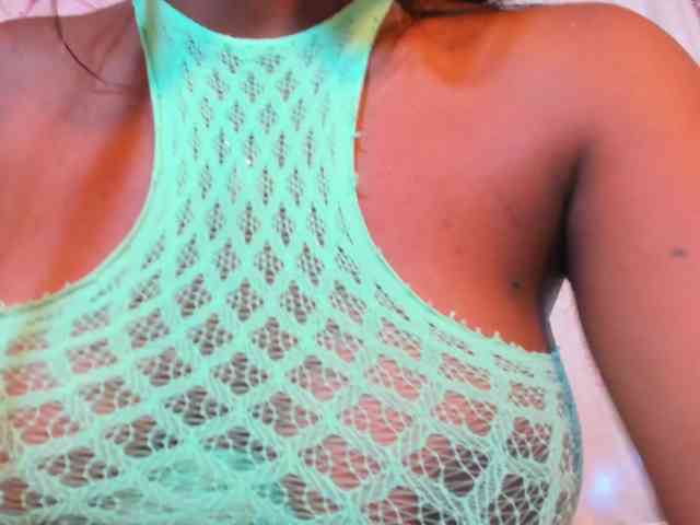 CloeeSaenz webcam