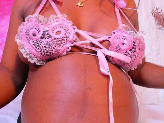 CloeeSaenz webcam