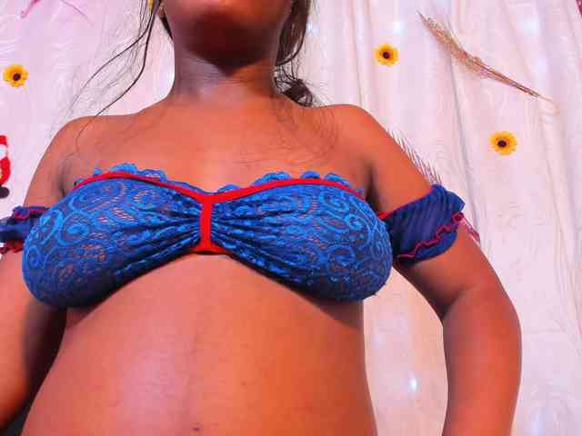 CloeeSaenz webcam