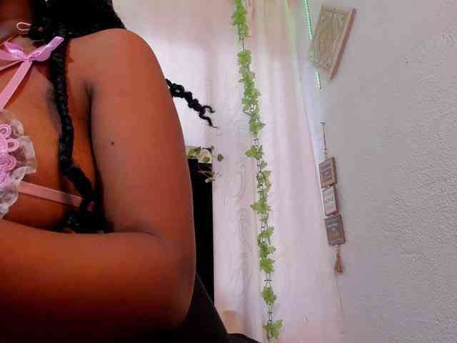 CloeeSaenz webcam