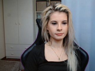 KristineNatural Porn Show