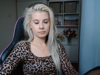 KristineNatural Porn Show