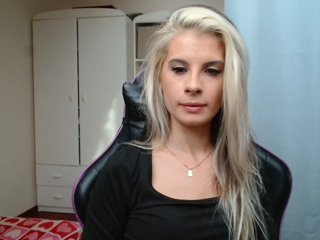 KristineNatural Porn Show
