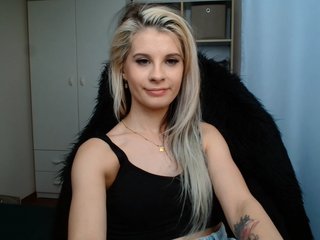 KristineNatural Porn Show