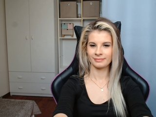 KristineNatural Porn Show