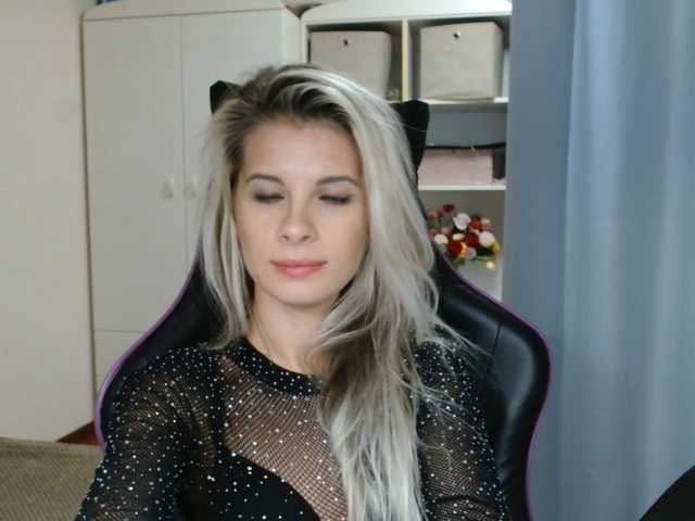 KristineNatural — live female cam
