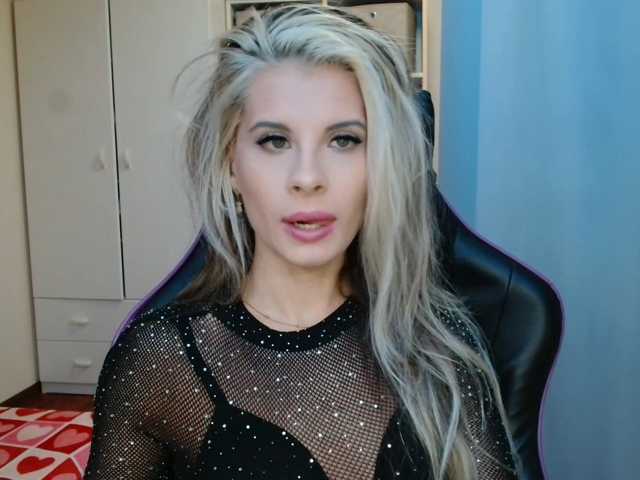 KristineNatural live cam on BongaCams