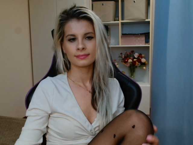 KristineNatural live cam on BongaCams