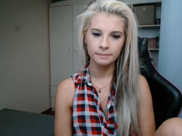 KristineNatural live webcam show