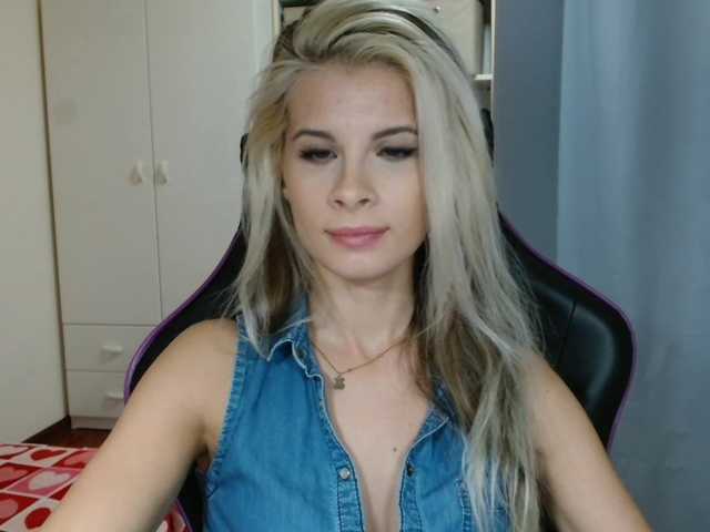 KristineNatural live cam on BongaCams