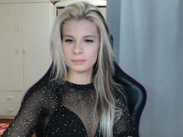 KristineNatural live cam on BongaCams
