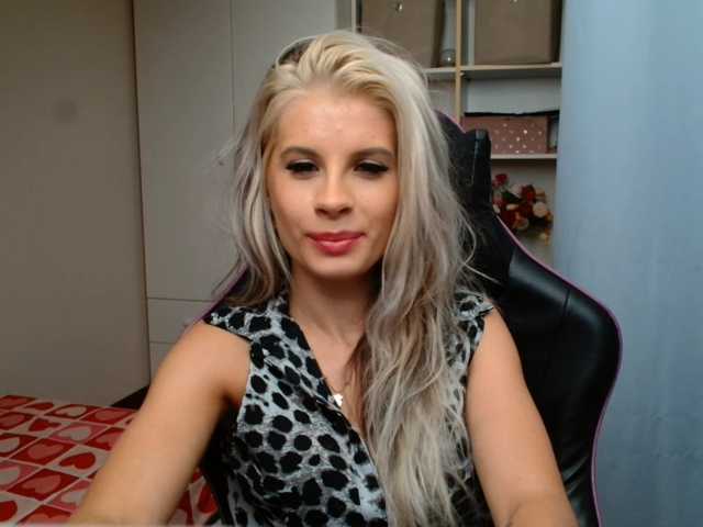 KristineNatural live cam on BongaCams