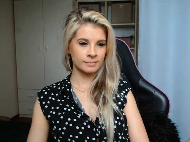 KristineNatural live cam on BongaCams