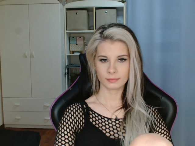 KristineNatural's BongaCams show and profile