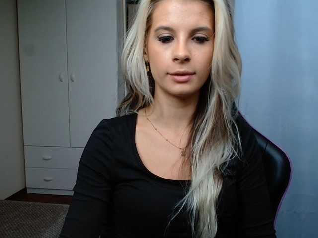 KristineNatural live cam on BongaCams