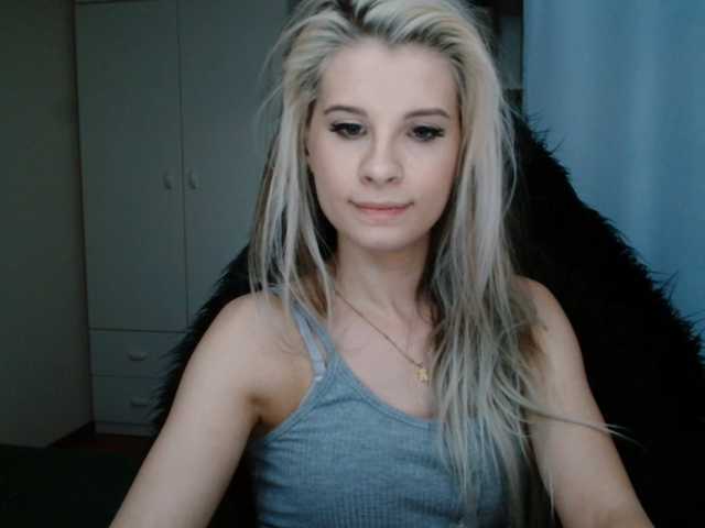 KristineNatural live cam on BongaCams