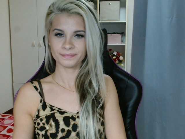 KristineNatural live cam on BongaCams