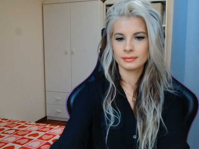 KristineNatural, en directo ahora en BongaCams