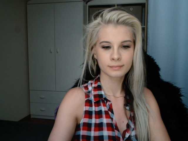 KristineNatural live cam on BongaCams