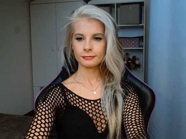 KristineNatural live cam on BongaCams