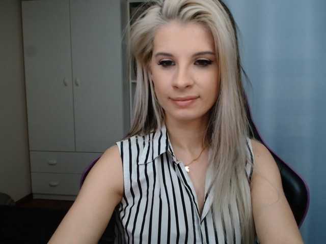 KristineNatural live cam on BongaCams
