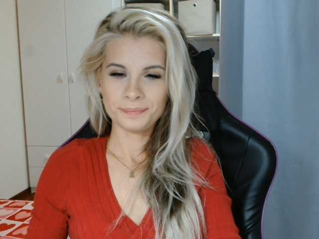 KristineNatural live cam on BongaCams