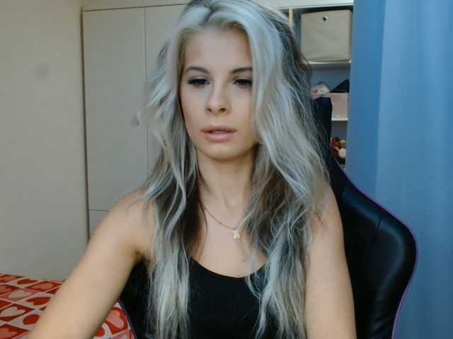 KristineNatural live cam on BongaCams