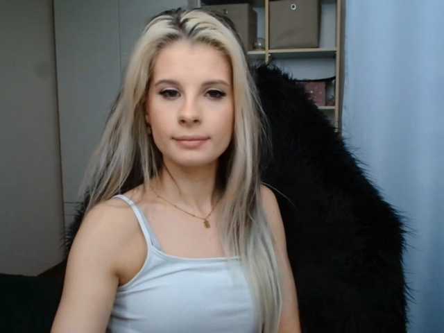 KristineNatural live cam on BongaCams