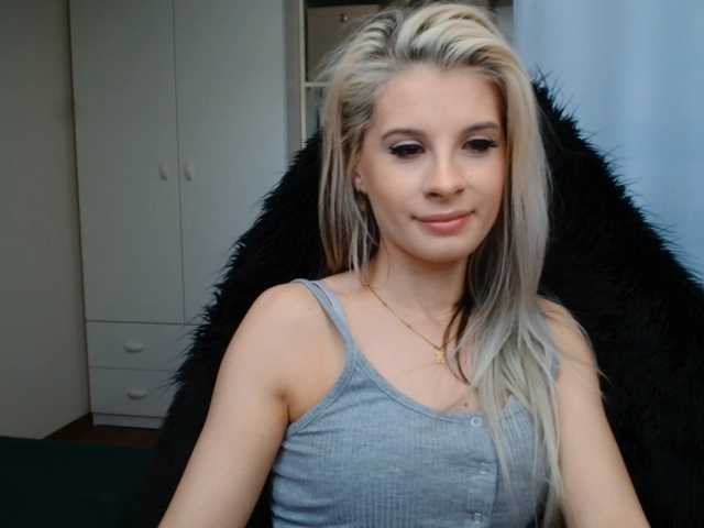 KristineNatural live cam on BongaCams