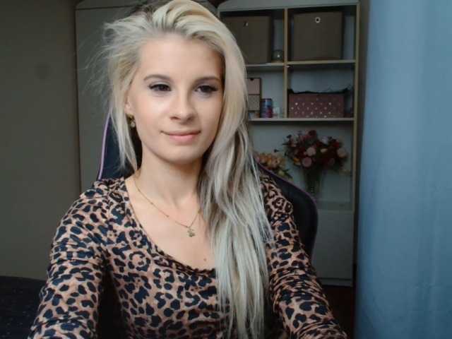 KristineNatural live cam on BongaCams