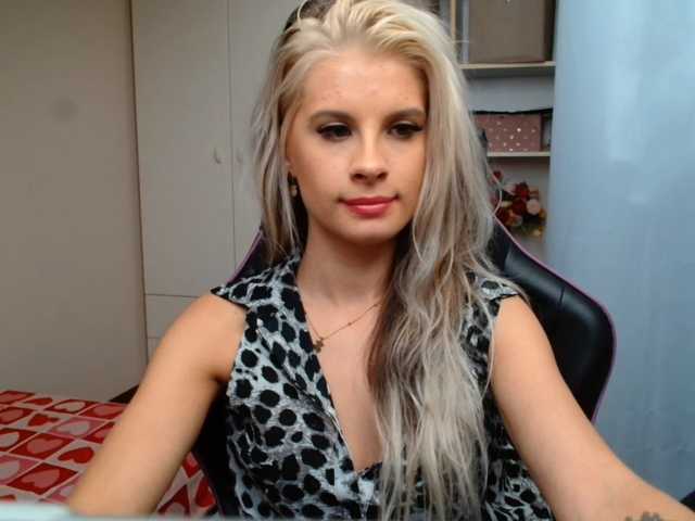 KristineNatural live cam on BongaCams