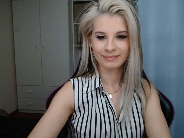 KristineNatural live cam on BongaCams