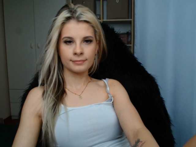 KristineNatural live cam on BongaCams