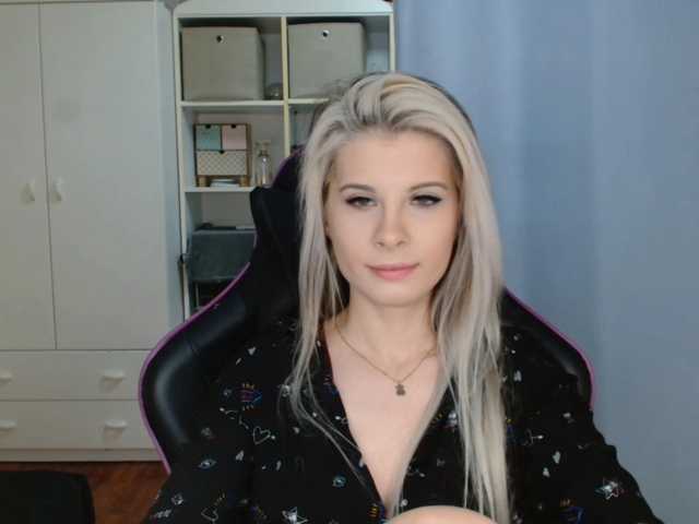 KristineNatural's BongaCams show and profile