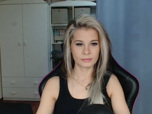 KristineNatural's BongaCams show and profile