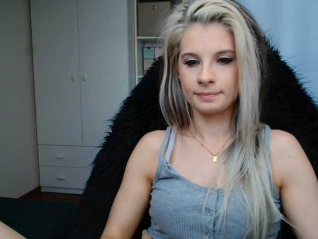 KristineNatural live cam on BongaCams