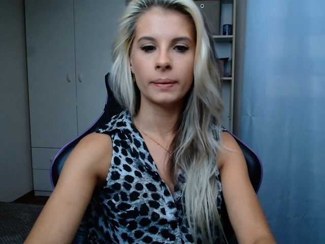 KristineNatural live cam on BongaCams